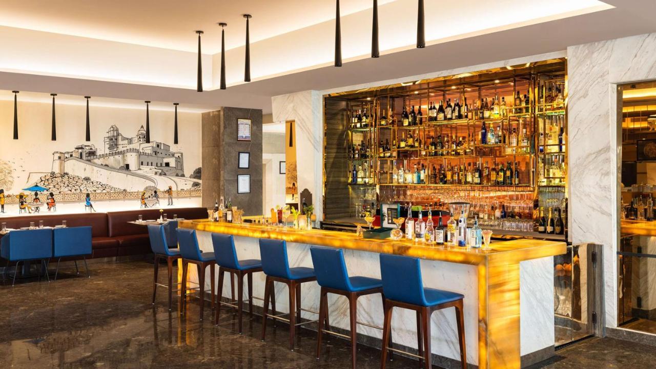 Radisson Jaipur City Center Eksteriør billede The bar at the lounge