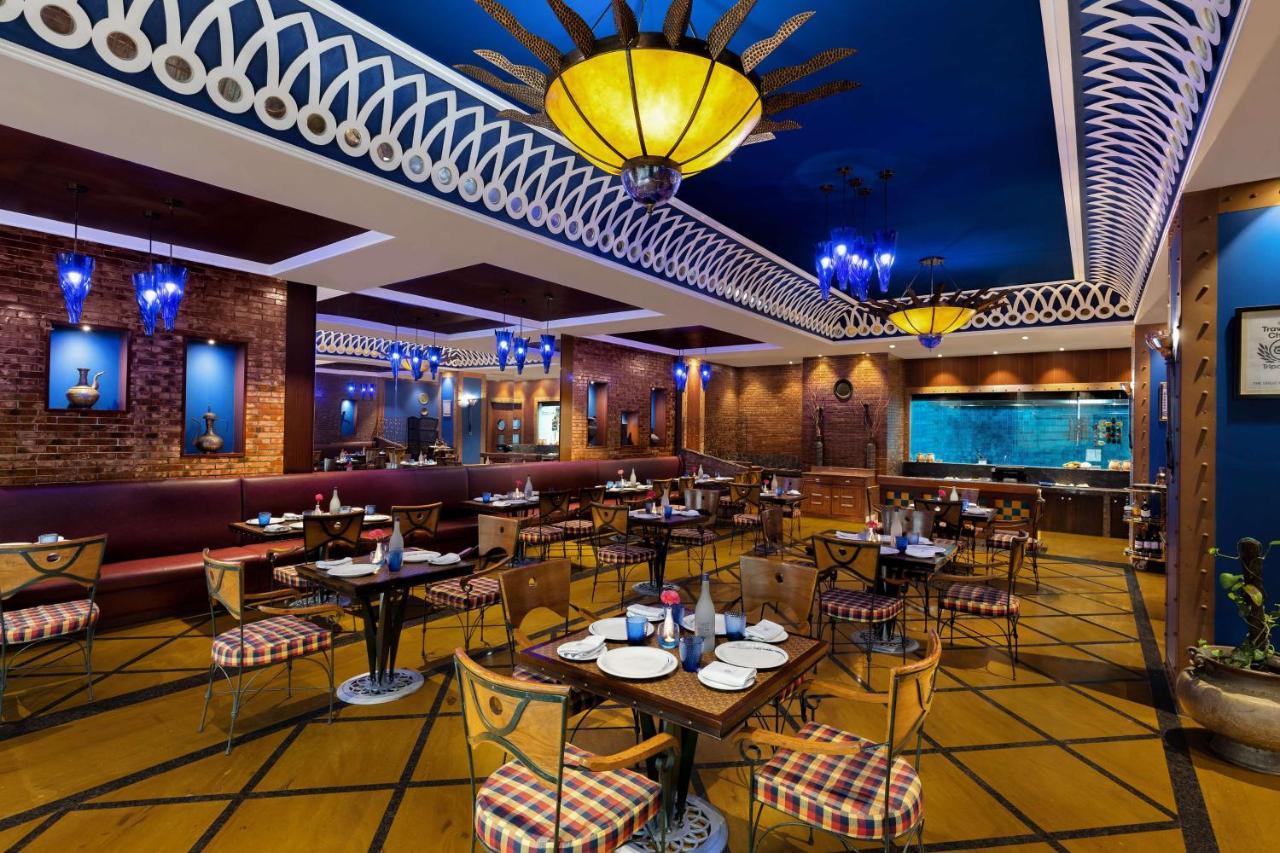 Radisson Jaipur City Center Eksteriør billede The interior of the restaurant